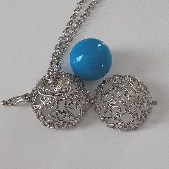 Harmony Ball Necklaces, Pregnancy Necklaces, Bola Necklaces, Angel Callers - Picture 3 of 4